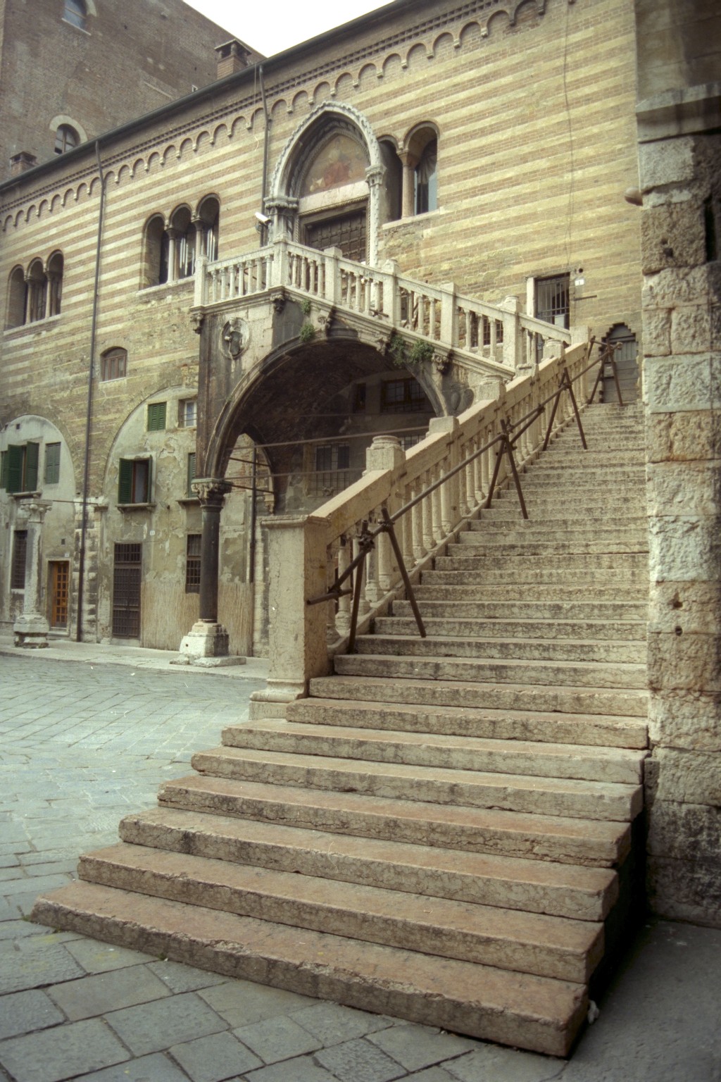 Scala della Ragione, Verona