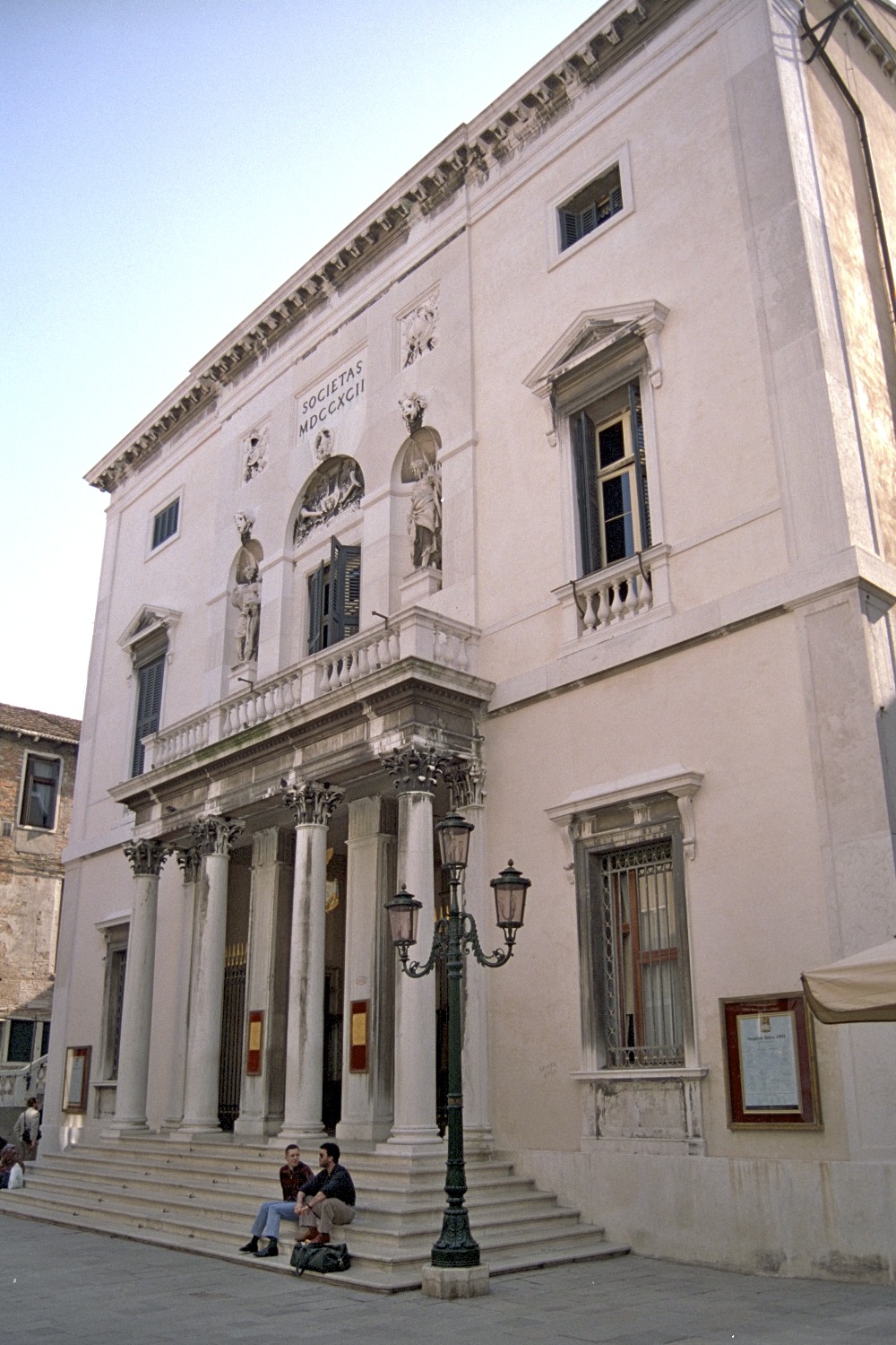 Teatro Fenice, Feneyjar