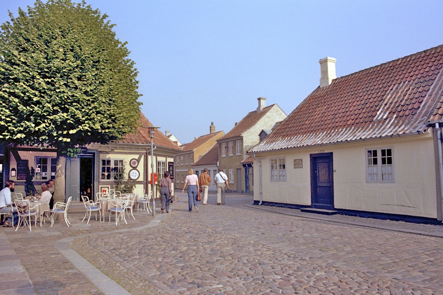 Under lindetræet & H.C. Andersen museum, Odense, Fyn