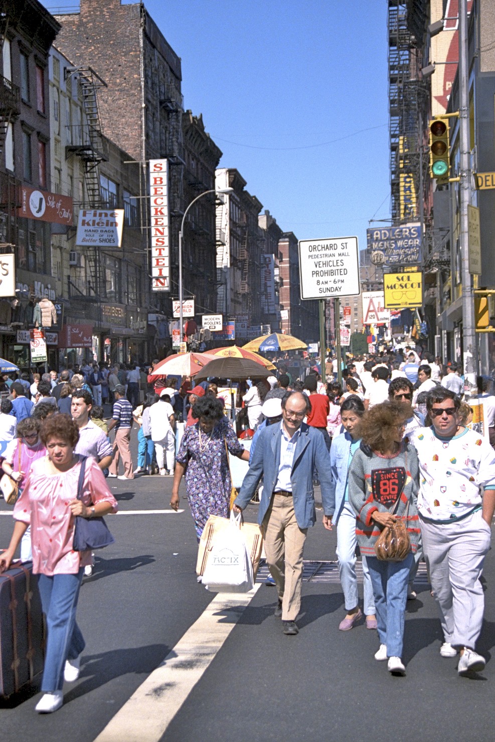 Orchard Street, Loisada, New York